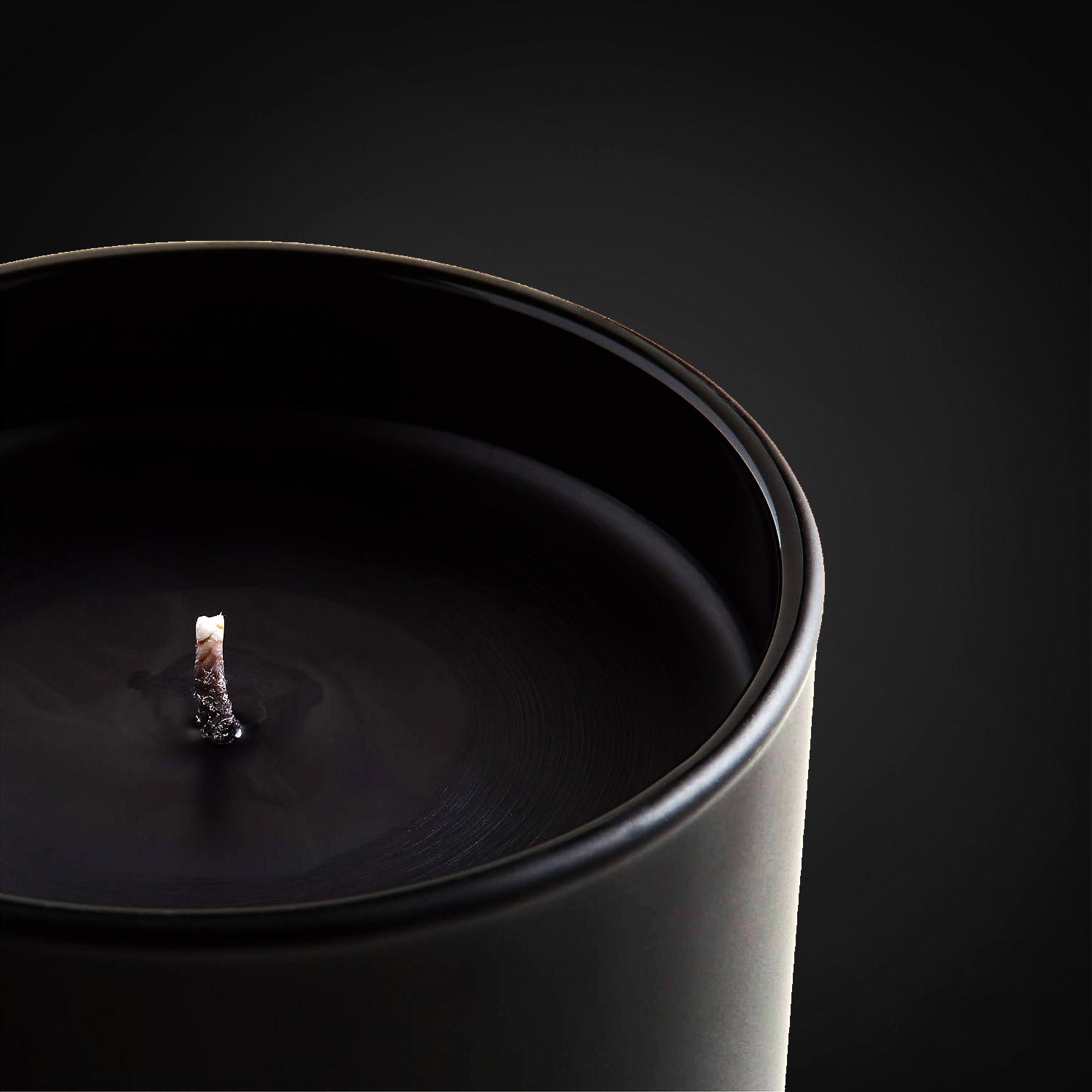 Ember Candle - Vetiver, Cedarwood and Musk.